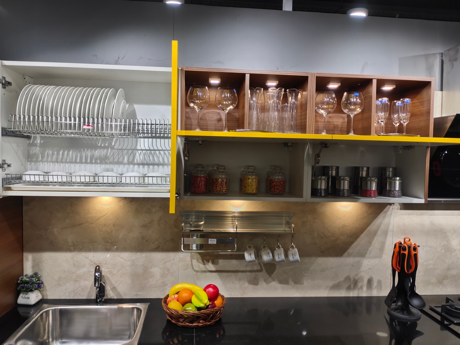 laminate-modular-kitchen-2.jpg