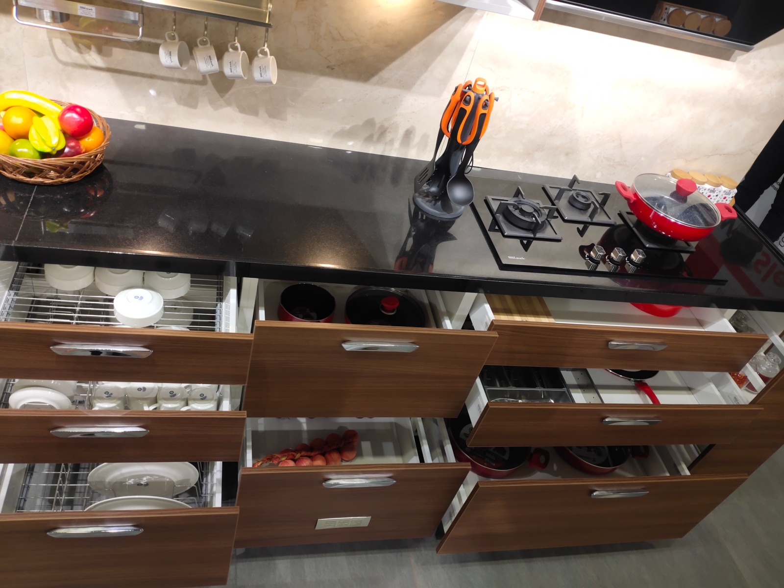 laminate-modular-kitchen-4.jpg
